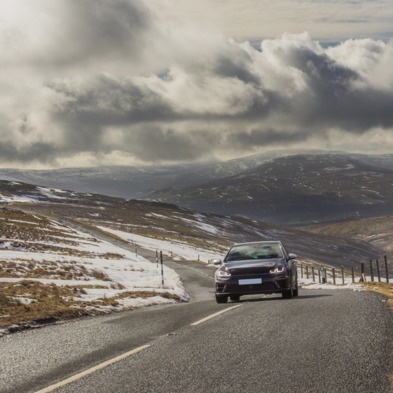 Bezpieczeństwo w podróży: apteczka i gaśnica samochodowa – jak przygotować się na każdą sytuację?